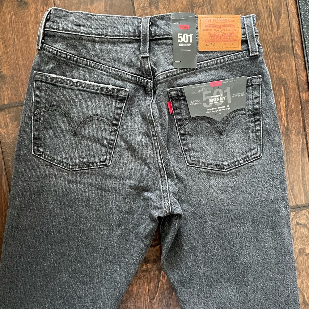 SOLD!! Levi's 501 Skinny's - Picture 3 of 8
